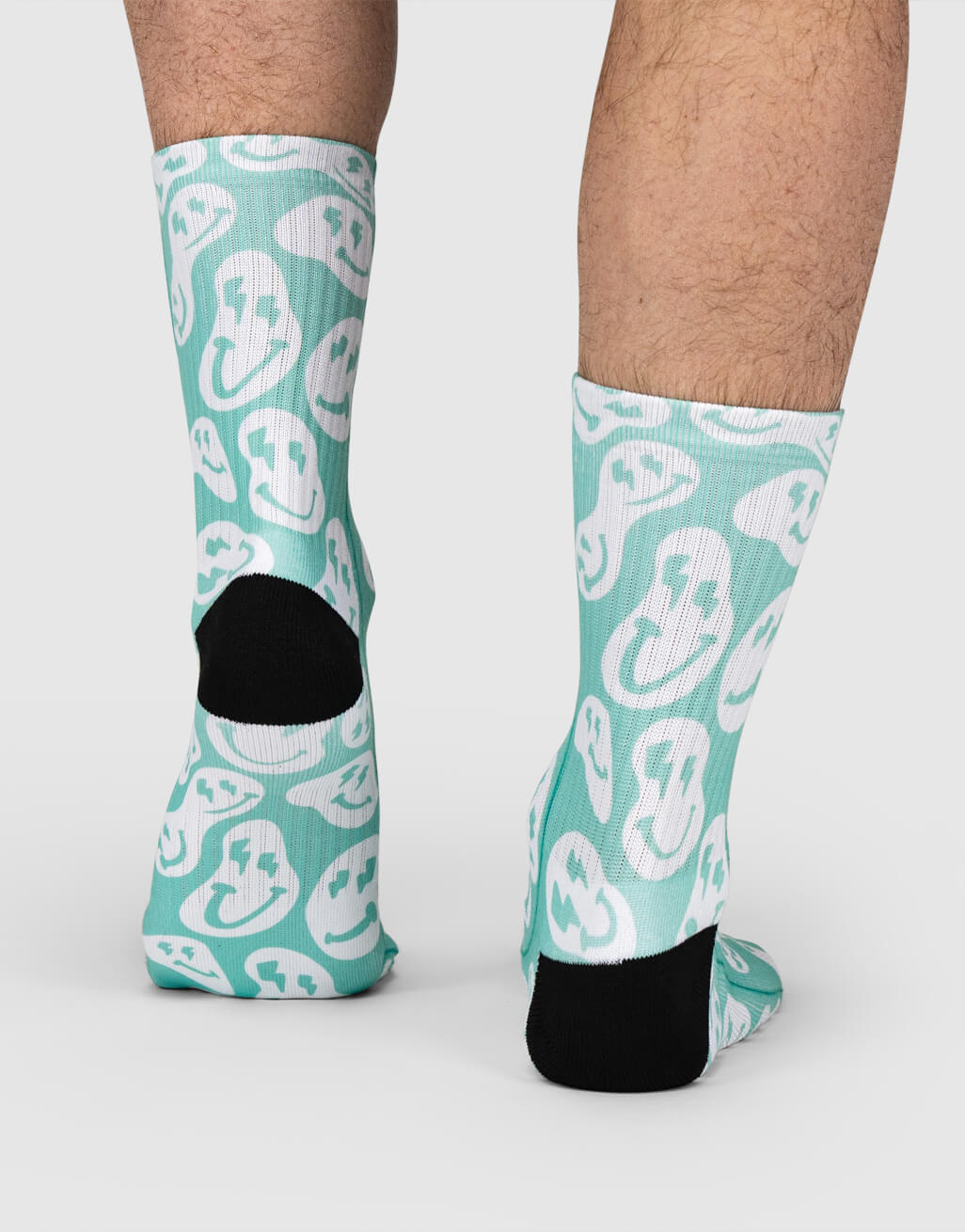 distorted-smiley-face-socks